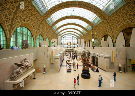 Erhöhten Blick auf das Innere des Musée d ' Orsay, Paris, Frankreich Stockfoto
