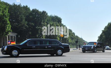 Berlin, Deutschland. 19. Juni 2013. US-Präsidenten Barack Obama Motorcade macht seinen Weg durch Berlin, in Berlin, Deutschland 19. Juni 2013. Foto: Paul Zinken/Dpa/Alamy Live News Stockfoto