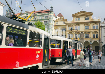 Straße Straßenbahn, Prag, Tschechische Republik Stockfoto