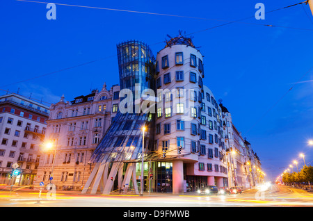 Fred und Ginger Tanzschule, Tanzhaus, entworfen von Frank O Geary, Prag, Tschechische Republik Stockfoto