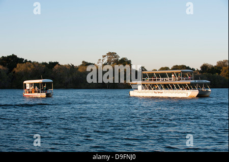 Touristischen Boot, Chobe Fluss Chobe Nationalpark, Botswana, Afrika Stockfoto