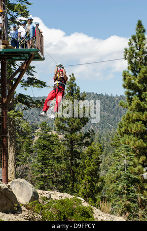 Hochseilklettern, Big Bear Lake, Kalifornien, USA Stockfoto