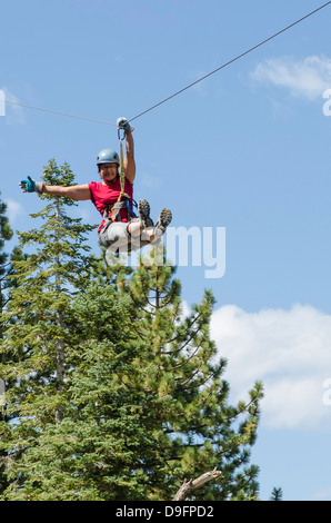 Hochseilklettern, Big Bear Lake, Kalifornien, USA Stockfoto