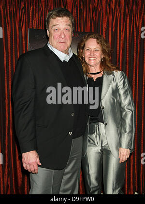 John Goodman und Melissa Leo The New-York-Premiere von "Red State" in Radio City Music Hall - Ankunft New York City, USA - 05.03.11 Stockfoto