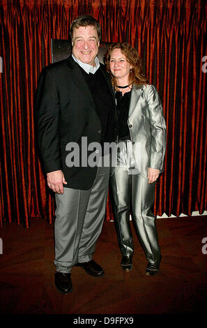 John Goodman und Melissa Leo The New-York-Premiere von "Red State" in Radio City Music Hall - Ankunft New York City, USA - 05.03.11 Stockfoto