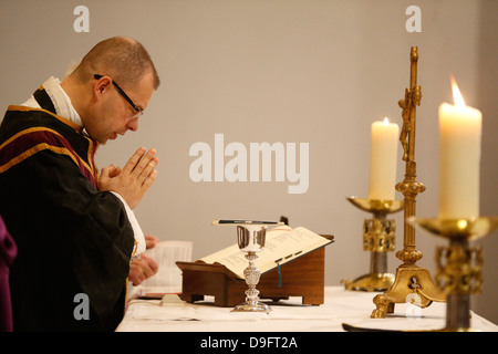 Eucharistiefeier, St. Louis Church, Villemomble, Seine-Saint-Denis, Frankreich Stockfoto