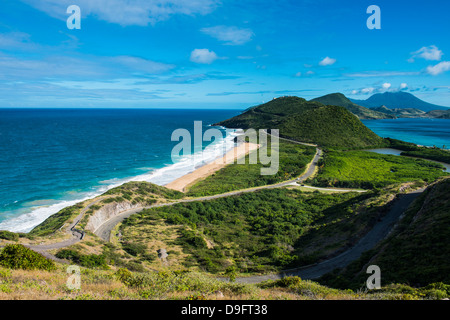 Blick über Turtle Bay auf St. Kitts, St. Kitts und Nevis, Leeward-Inseln, West Indies, Karibik Stockfoto