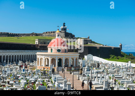 Friedhof im Castillo de San Felipe del Morro, UNESCO-Weltkulturerbe, San Juan, Puerto Rico, West Indies, Karibik Stockfoto