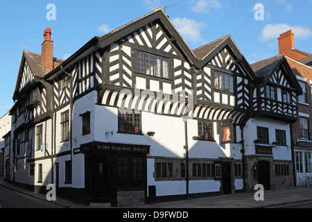 Das Olde King Head, einem britischen Pub aus dem 17. Jahrhundert in Chester, Cheshire, England, UK