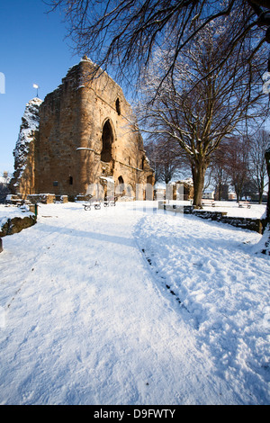 Die Kings Tower Knaresborough Schloss im Schnee Knaresborough, Yorkshire, England, UK Stockfoto