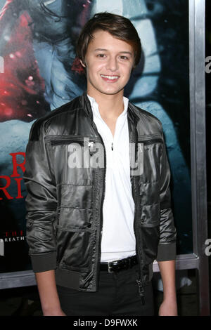 Nolan Sotillo Los Angeles Premiere von Warner Bros Pictures 'Red Riding Hood"statt, bei der Graumans Chinese Theatre Hollywood, Kalifornien - 07.03.11 Stockfoto