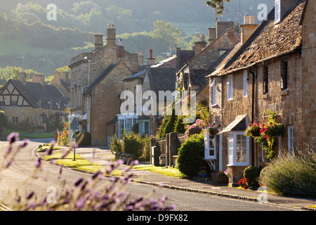 Cotswold Häuschen, Broadway, Worcestershire, Cotswolds, England, UK Stockfoto