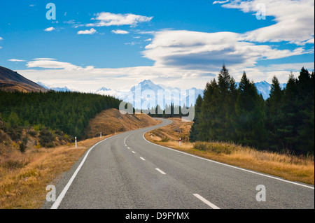 Straße zum Aoraki Mount Cook in Aoraki Mount Cook National Park, UNESCO-Weltkulturerbe, Südinsel, Neuseeland Stockfoto