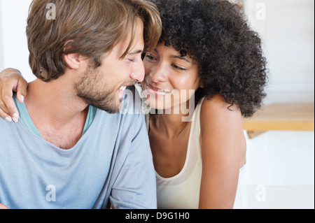 Nahaufnahme eines lächelnden Paares in der Liebe Stockfoto