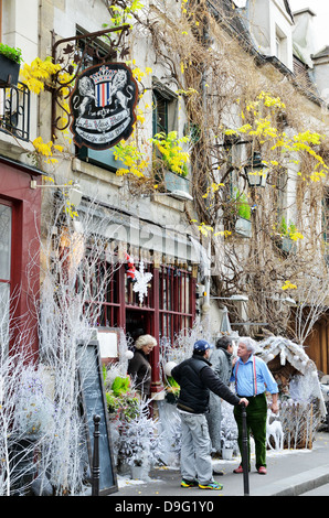 Straßenszene, Paris, Frankreich - Jan 2012 Stockfoto