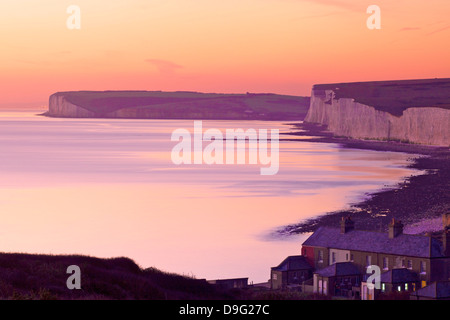 Sieben Schwestern von Birling Gap bei Sonnenuntergang, South Downs National Park, East Sussex, England, UK Stockfoto