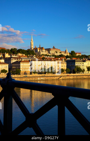 Kettenbrücke, Mátyás (Matthias-Kirche) und Fischerbastei, Budapest, Ungarn Stockfoto