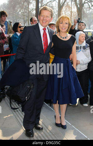 Bill Turnbull und Sian Williams "TRIC Awards" im Grosvenor House Hotel - London, England - 08.03.11 Stockfoto