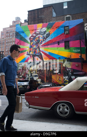 Alfred Eisenstaedt iconic VJ Day am Times Square Kuss Graffiti Künstlers Eduardo Kobra, Chelsea London in der Nähe von The High Line, New York Stockfoto