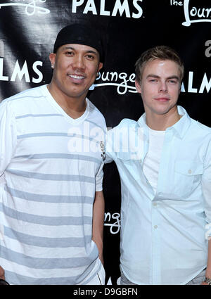 Hines Ward und Derek Hough "Dancing With The Stars" Champion Derek Hough lehrt einen Tanzkurs für Studenten im Palms Casino Resort Las Vegas, Nevada - 12.03.11 Stockfoto