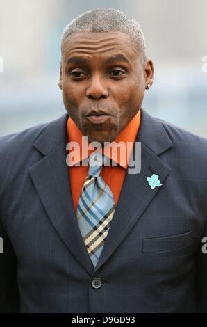 Carl Lewis Olympia 2012-Tickets starten Fototermin statt an Potters Field Park London, England - 15.03.11 Stockfoto