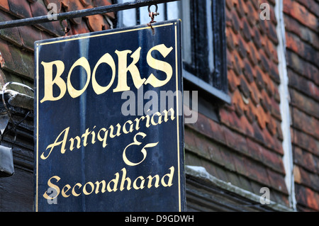 Roggen, East Sussex, England, UK. Gebrauchte / Antiquarische Buchhandlung Zeichen Stockfoto