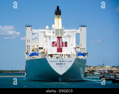 Lazarettschiff USNS Mercy auf gemeinsamer Basis Pearl Harbor-Hickam in Hawaii. Stockfoto