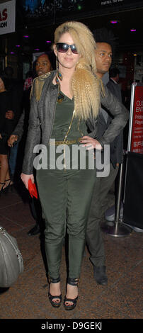 Esmée Denters, bei der UK-Premiere von "Anuvahood" im Empire-Kino am Leicester Square - Abflüge London, England - 15.03.11 Stockfoto