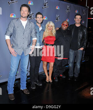 Adam Levine, Cee-Lo Green, Blake Shelton und Carson Daly NBC drücken Festmahl für "The Voice", gehalten an der LA Center Studios Los Angeles, Kalifornien - 15.03.11 Stockfoto