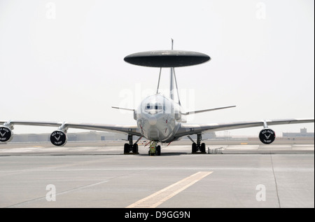 Ein US-Air Force e-3 Sentry airborne Warn- und Flugzeug. Stockfoto