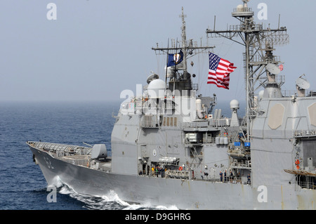 Ticonderoga-Klasse geführte Flugkörper Kreuzer USS Chancellorsville. Stockfoto