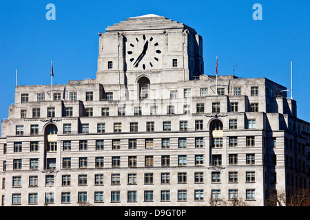 Die Art-Deco-Fassade des Shell Mex House in London. Stockfoto