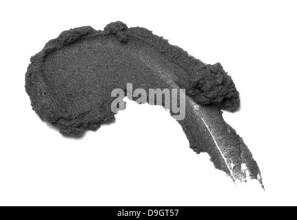 schwarze rußige Lidschatten auf einem weißen Hintergrund ausschneiden Stockfoto