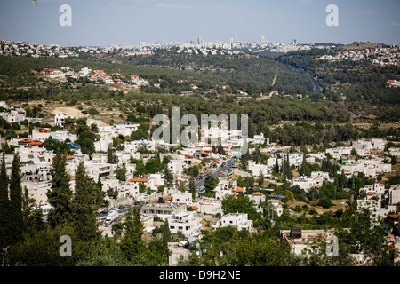 Blick über das Dorf Abu Gosh außerhalb von Jerusalem, Israel. Stockfoto