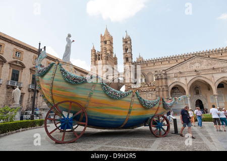 Festival Wagen voller Stadtpatron, Santa Rosalia, Cattedrale di Palermo, Palermo, Sizilien, Italien Stockfoto