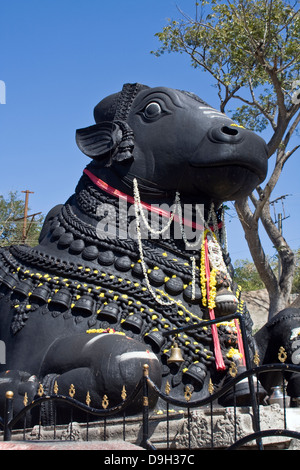 Asien, Indien, Karnataka, Mysore, Chamundi Hill, Nandi-Statue Stockfoto