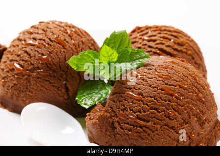 Kugeln Schokolade fudge Ice cream Stockfoto