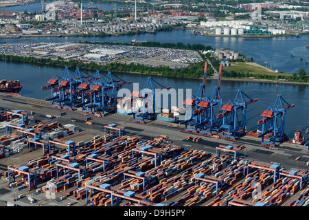 Deutschland Hamburg Containerhafen, CTA Terminal der HHLA in Altenwerder, BLG Auto Versand Terminal und Öl Hafen, Elbe Süderelbe Stockfoto