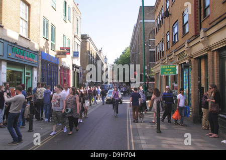 Blick entlang der Brick Lane im Londoner East End Stockfoto