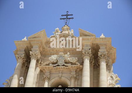 Kathedrale (Duomo) von Syrakus, die Kathedrale der Stadt, befindet sich auf dem höchsten Punkt von der "Insel Ortigia. Stockfoto