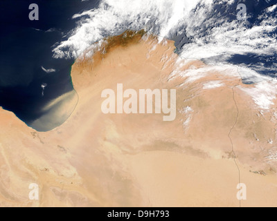 5. Juni 2003 - Satellitenansicht von einem Sandsturm in Libyen. Stockfoto