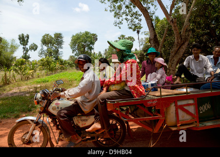 Öffentliche Verkehrsmittel in ländlichen Kambodscha in der Provinz Kampot Stockfoto