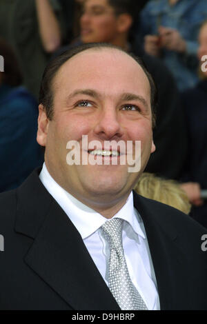 19. Juni 2013 - hat James Gandolfini, Star der HBO Serie "The Sopranos" an einem möglichen Herzinfarkt in Rom starb. Er war 51. Gandolfino war bekannt für seine Rolle als Tony Soprano in der HBO-Serie "The Sopranos". Bild: 11. März 2001 - Los Angeles, Kalifornien, US - Schauspieler JAMES GANDOLFINI am 7. vergibt jährlich SAG.  (Bild Kredit: Lisa O'Connor/ZUMAPRESS.com) Stockfoto