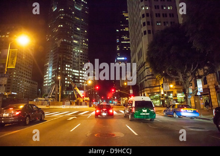 Nacht-Zeit-Szene auf Figueroa Street in der Innenstadt von Los Angeles 19. Juni 2013 Stockfoto