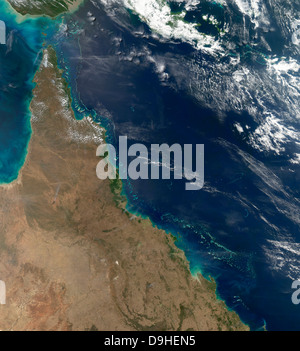 9. August 2011 - Satelliten-Ansicht von der australischen Küste zwischen dem Great Barrier Reef und der Queensland Küste. Stockfoto