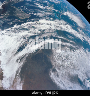 Blick auf die Erde als von der Apollo 12-Sonde fotografiert. Stockfoto
