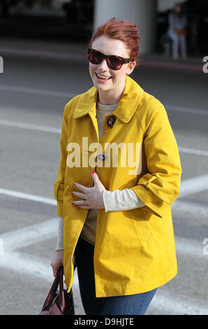 Bryce Dallas Howard Ankunft am LAX Flughafen auf einem Flug von New York City, Los Angeles, Kalifornien - 19.03.11 Stockfoto