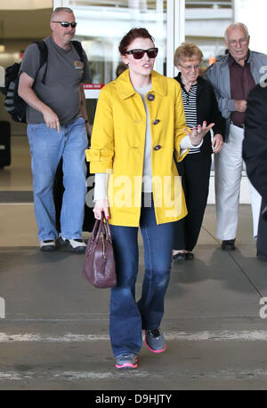 Bryce Dallas Howard Ankunft am LAX Flughafen auf einem Flug von New York City, Los Angeles, Kalifornien - 19.03.11 Stockfoto