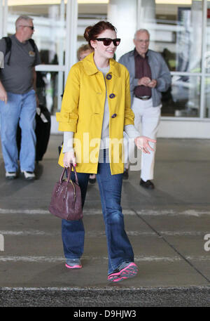 Bryce Dallas Howard Ankunft am LAX Flughafen auf einem Flug von New York City, Los Angeles, Kalifornien - 19.03.11 Stockfoto