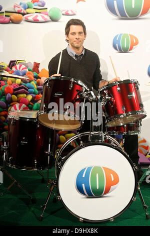 James Marsden besucht eine Fotoserie für die animierte Komödie 'Hop' in Madrid Madrid, Spanien - 24.03.11  Stockfoto